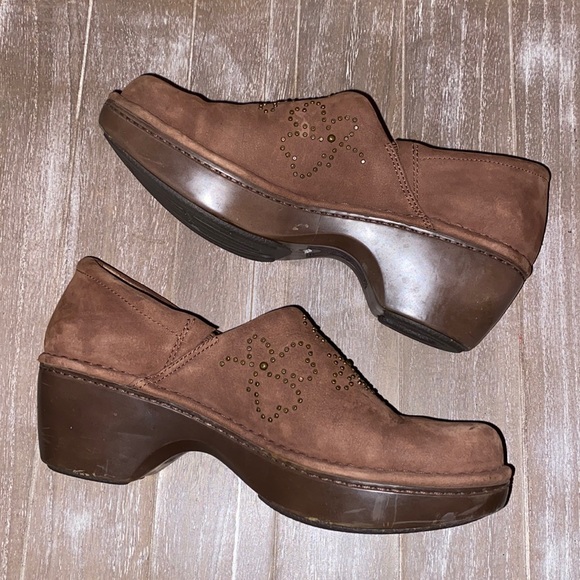 Ariat Clogs - Picture 2 of 15